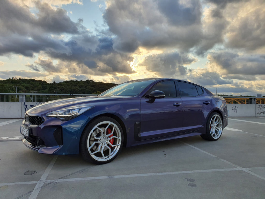 Car rental Kia Stinger
